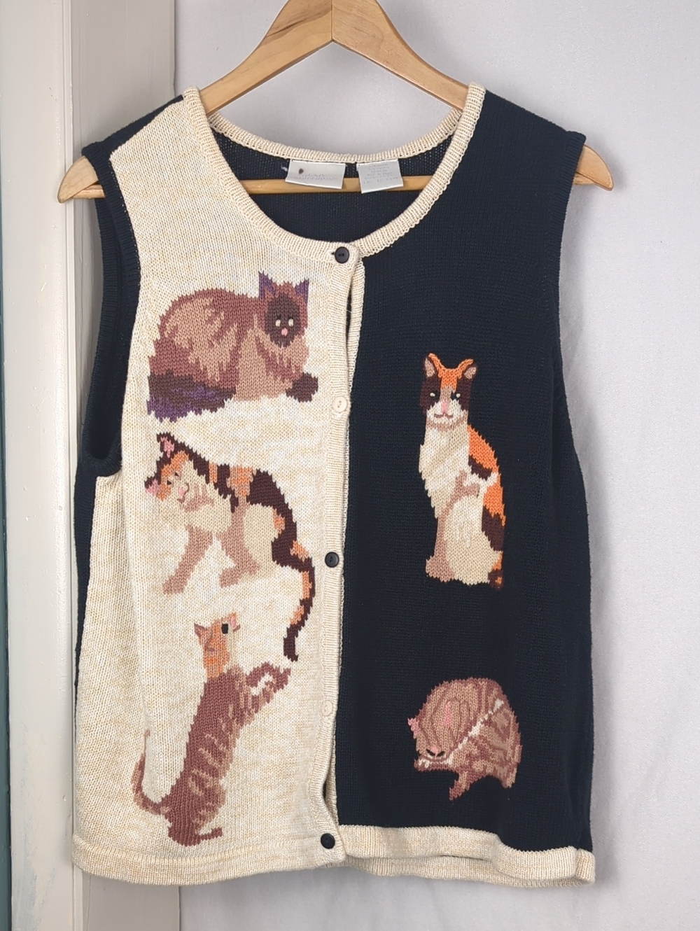 BLAIR BOUTIQUE Cat Pattern Knit Sweater Vest Black & Cream